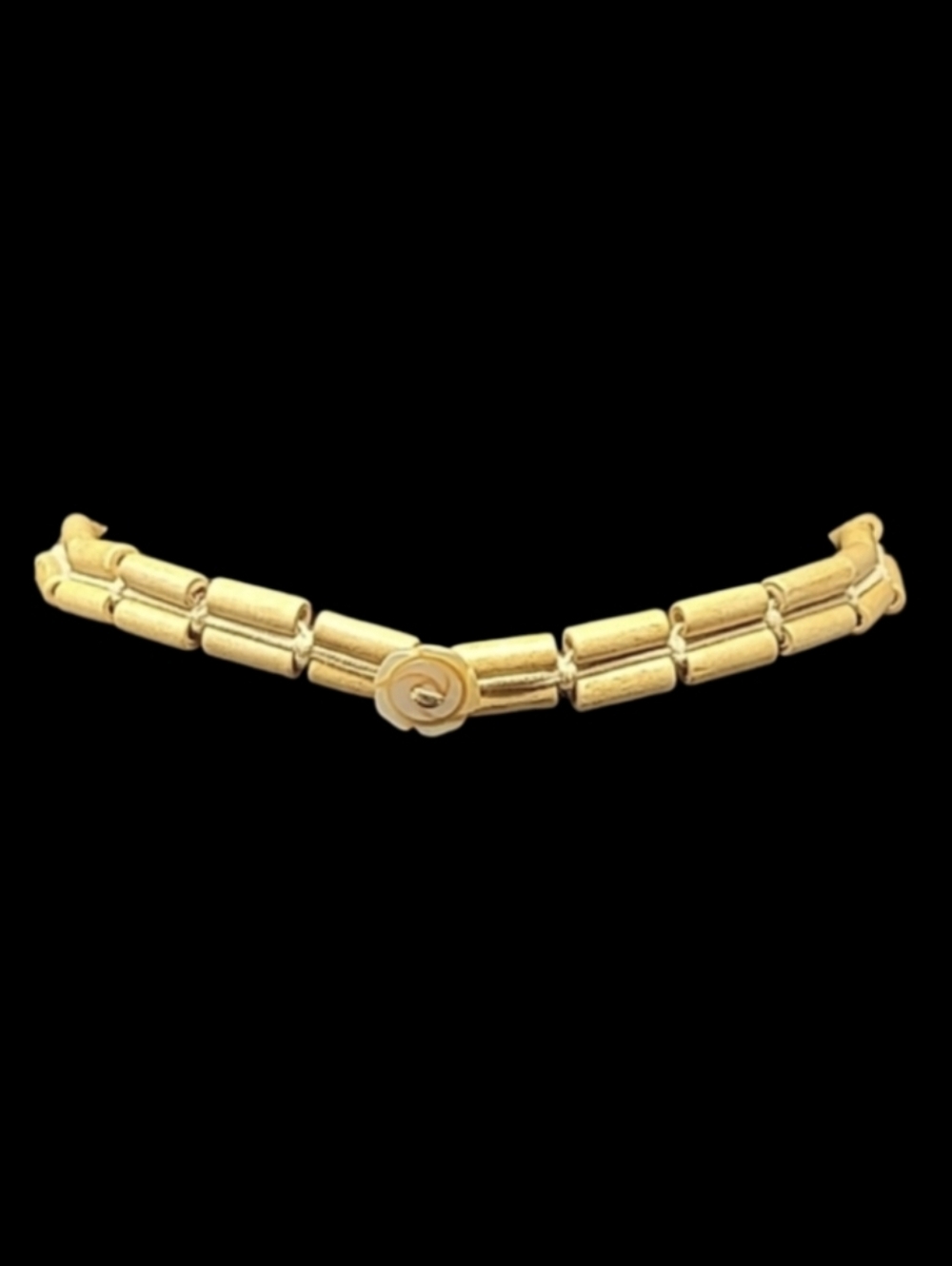 PANAMA JACK WOOD TUBE BEADS AND A NATURAL SHELL FLOWER CHOKER NECKLACE